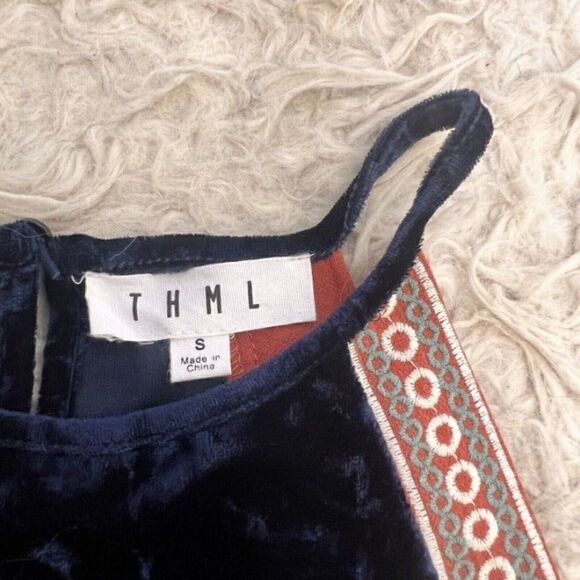 THML Anthropologie Womens Sleeveless Blue Crushed Velvet Embroidered Trim Top SM - Picture 4 of 10